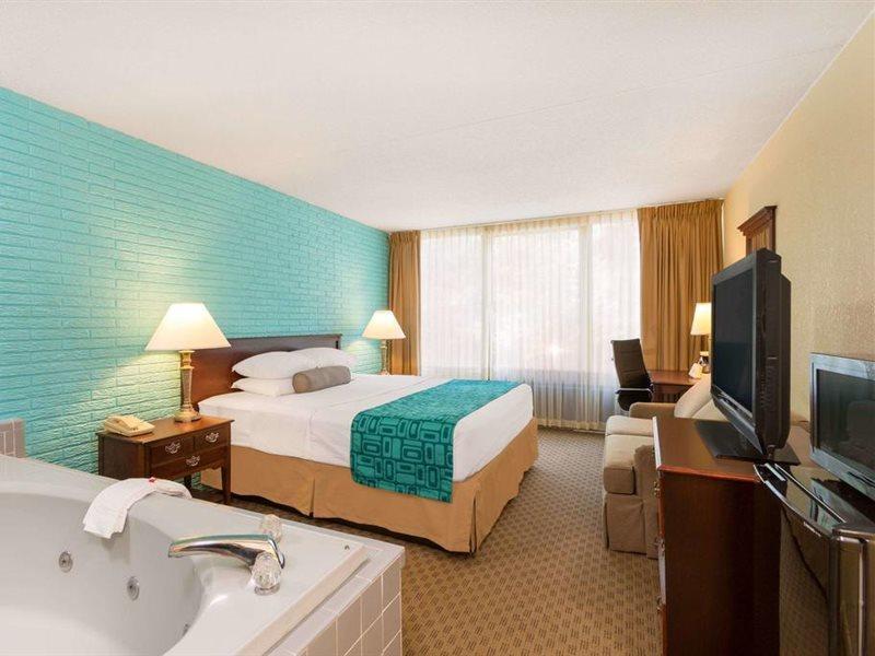 Norge Howard Johnson By Wyndham Williamsburg מראה חיצוני תמונה