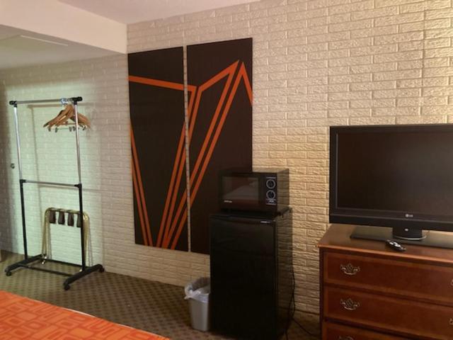 Norge Howard Johnson By Wyndham Williamsburg מראה חיצוני תמונה