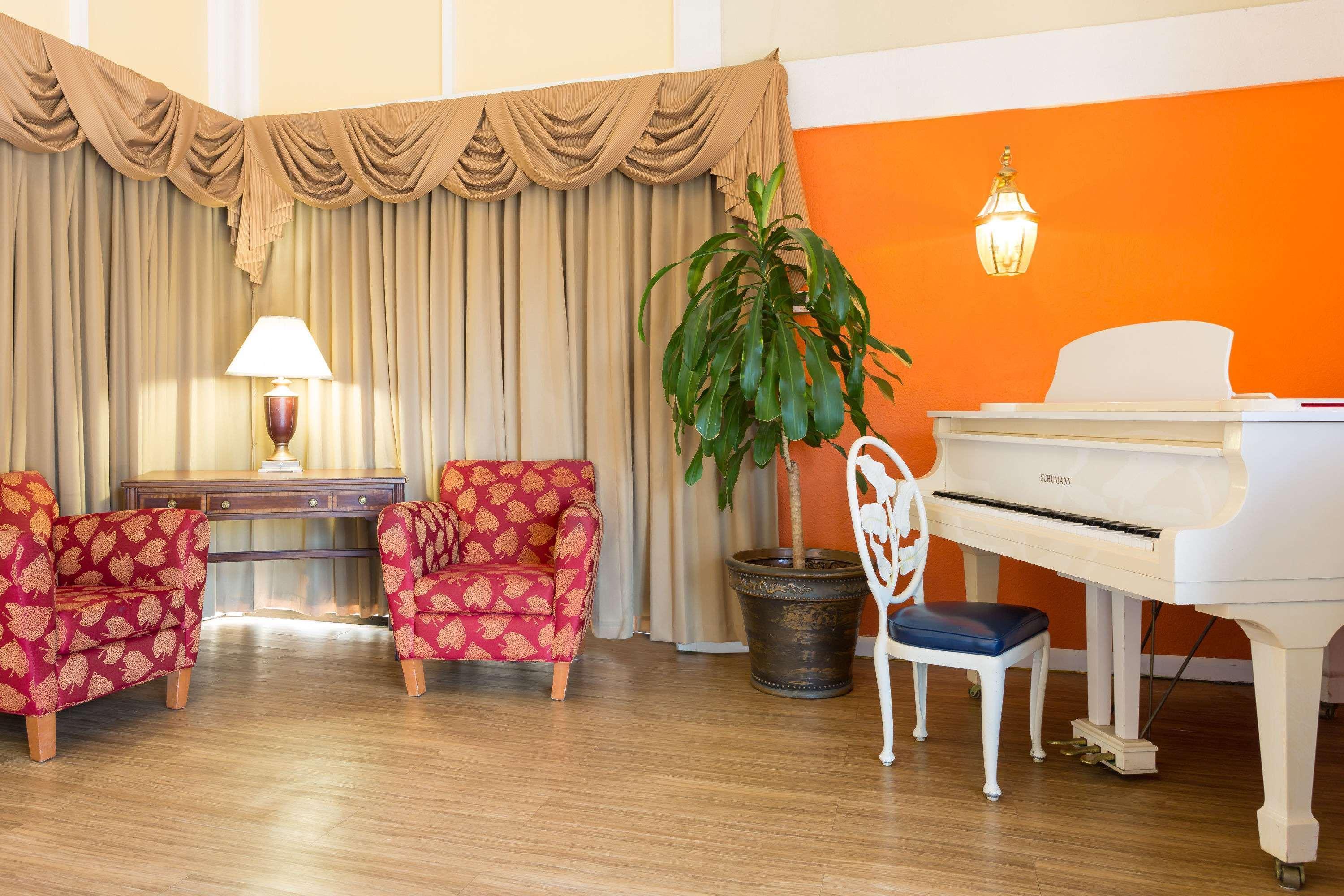 Norge Howard Johnson By Wyndham Williamsburg מראה חיצוני תמונה