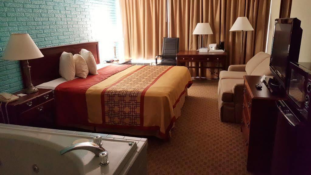 Norge Howard Johnson By Wyndham Williamsburg מראה חיצוני תמונה