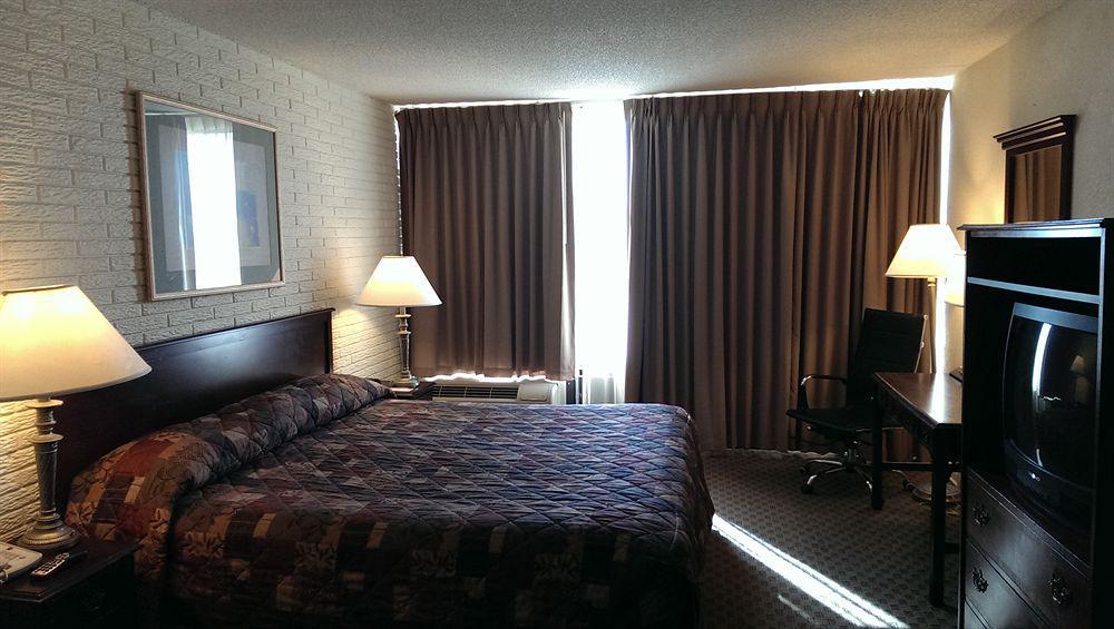 Norge Howard Johnson By Wyndham Williamsburg מראה חיצוני תמונה